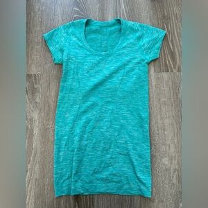 Lululemon swiftly tech short sleeve shirt size 4